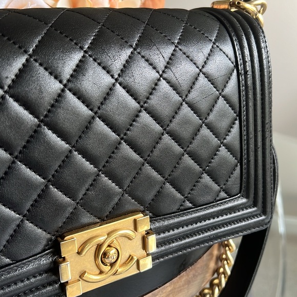 Authentic black Chanel medium gold chain bag. Normal scratch and wear. - Picture 4 of 12